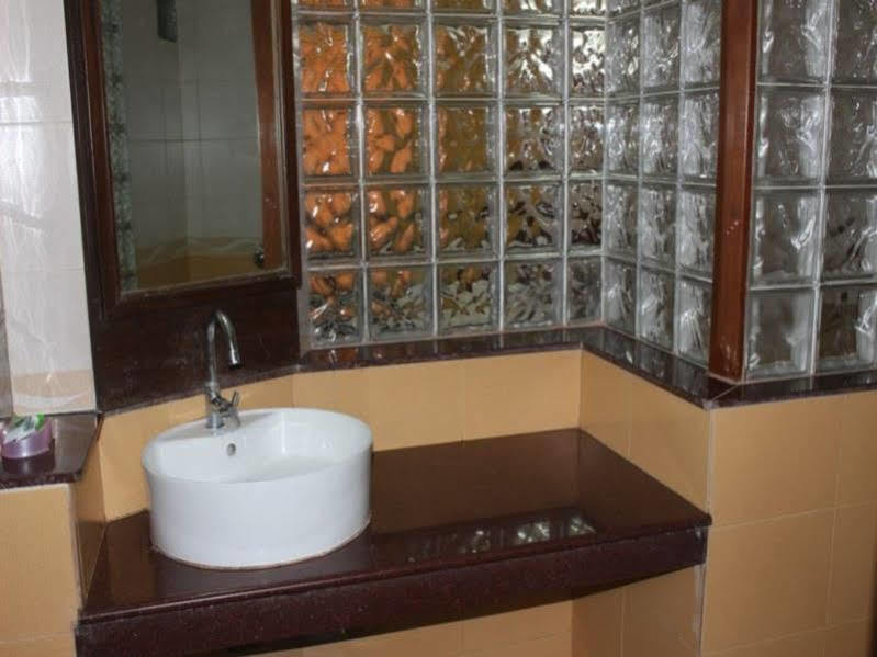 Little Italy Hotel Calangute Bagian luar foto